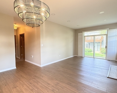 2437 Oneida Lane - Photo Thumbnail 7
