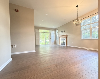 2437 Oneida Lane - Photo Thumbnail 8