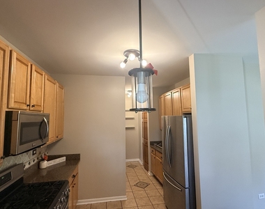 2437 Oneida Lane - Photo Thumbnail 2