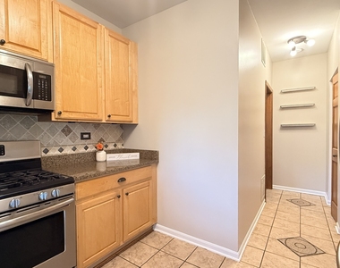 2437 Oneida Lane - Photo Thumbnail 4