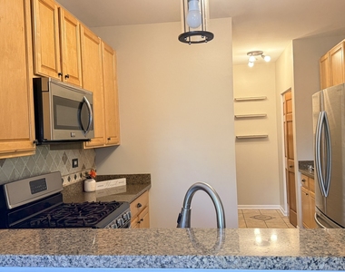 2437 Oneida Lane - Photo Thumbnail 6