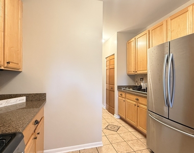 2437 Oneida Lane - Photo Thumbnail 3