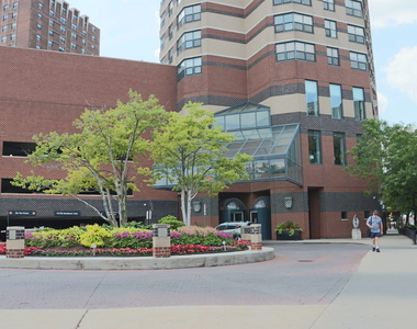 3660 N Lake Shore Drive - Photo Thumbnail 1