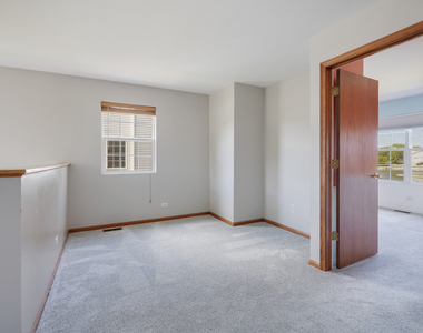1829 Golden Gate Lane - Photo Thumbnail 15