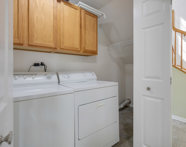 1829 Golden Gate Lane - Photo Thumbnail 12
