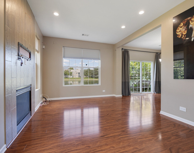 1829 Golden Gate Lane - Photo Thumbnail 4