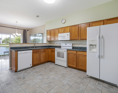 1829 Golden Gate Lane - Photo Thumbnail 9