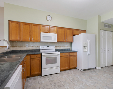 1829 Golden Gate Lane - Photo Thumbnail 8