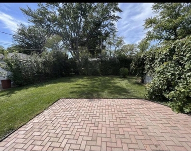 324 Hiawatha Drive - Photo Thumbnail 10