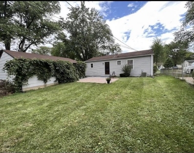 324 Hiawatha Drive - Photo Thumbnail 9