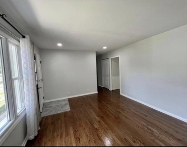 324 Hiawatha Drive - Photo Thumbnail 1
