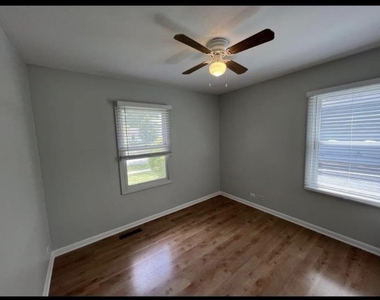 324 Hiawatha Drive - Photo Thumbnail 6