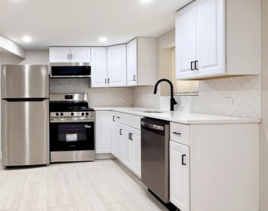 5536 N Spaulding Avenue - Photo Thumbnail 5