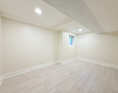 5536 N Spaulding Avenue - Photo Thumbnail 10