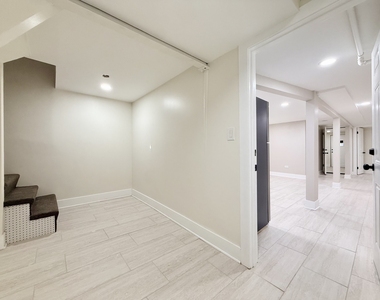 5536 N Spaulding Avenue - Photo Thumbnail 2