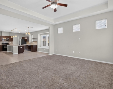 6915 Rosemont Court - Photo Thumbnail 20