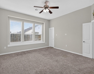 6915 Rosemont Court - Photo Thumbnail 23