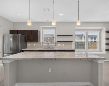 6915 Rosemont Court - Photo Thumbnail 5