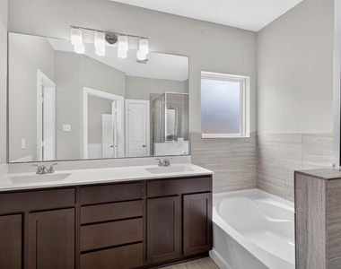 6915 Rosemont Court - Photo Thumbnail 25