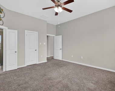 6915 Rosemont Court - Photo Thumbnail 22