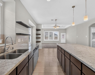 6915 Rosemont Court - Photo Thumbnail 8