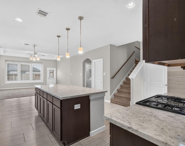 6915 Rosemont Court - Photo Thumbnail 9