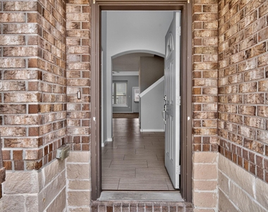 6915 Rosemont Court - Photo Thumbnail 4