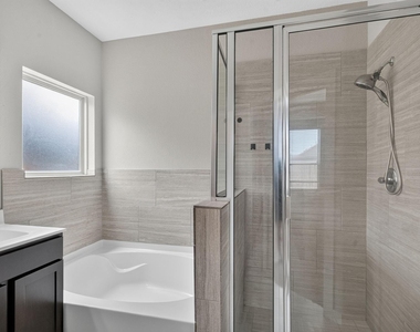 6915 Rosemont Court - Photo Thumbnail 26