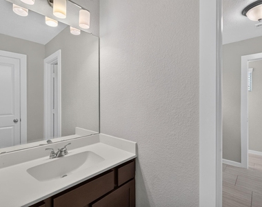 6915 Rosemont Court - Photo Thumbnail 40