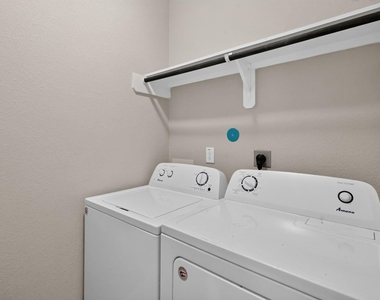 6915 Rosemont Court - Photo Thumbnail 32
