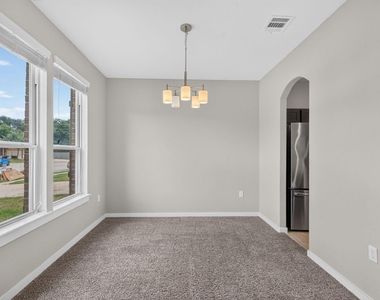 6915 Rosemont Court - Photo Thumbnail 28