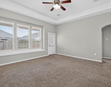 6915 Rosemont Court - Photo Thumbnail 18