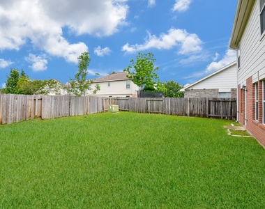 3907 Pebble Garden Lane - Photo Thumbnail 18