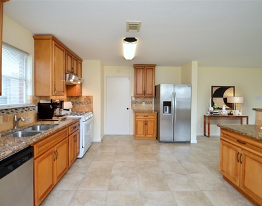 3907 Pebble Garden Lane - Photo Thumbnail 4