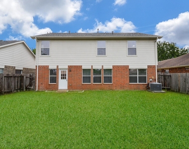 3907 Pebble Garden Lane - Photo Thumbnail 16