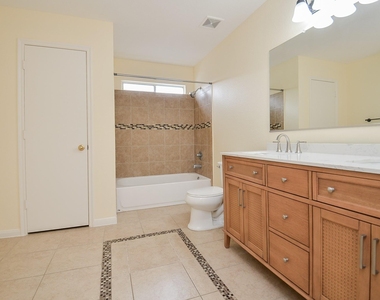 3907 Pebble Garden Lane - Photo Thumbnail 9