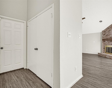8111 Furlong Lane - Photo Thumbnail 8
