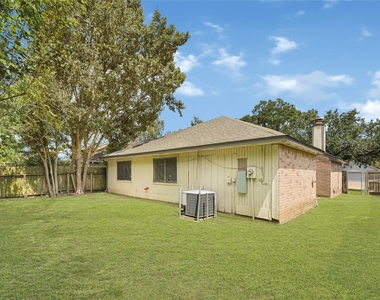8111 Furlong Lane - Photo Thumbnail 20