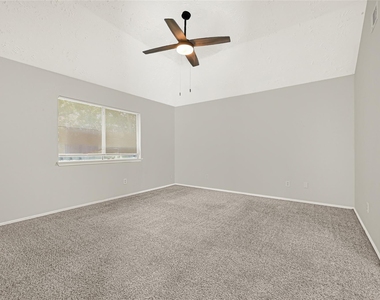 8111 Furlong Lane - Photo Thumbnail 10
