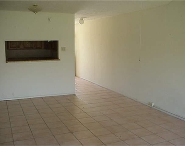 19434 Lazy Valley Drive - Photo Thumbnail 4