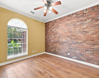 22918 Red River Drive - Photo Thumbnail 15