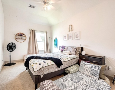 5807 Kansas Street - Photo Thumbnail 11