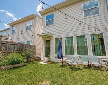 5807 Kansas Street - Photo Thumbnail 16