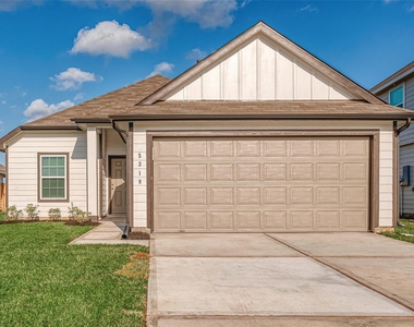 5318 Briana Dee Dr - Photo Thumbnail 1
