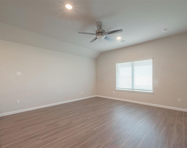 5318 Briana Dee Dr - Photo Thumbnail 9