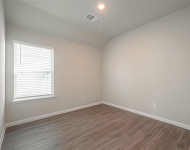 5318 Briana Dee Dr - Photo Thumbnail 18