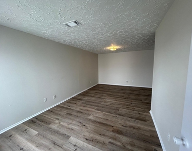 11311 Angelique Drive - Photo Thumbnail 9