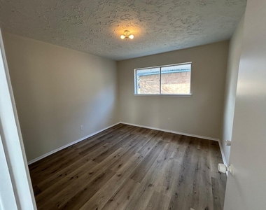 11311 Angelique Drive - Photo Thumbnail 8
