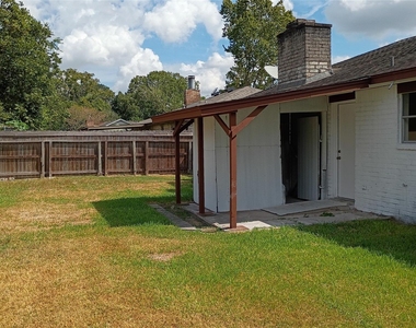 11311 Angelique Drive - Photo Thumbnail 3