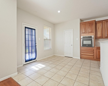 29650 Legends Green Drive - Photo Thumbnail 16